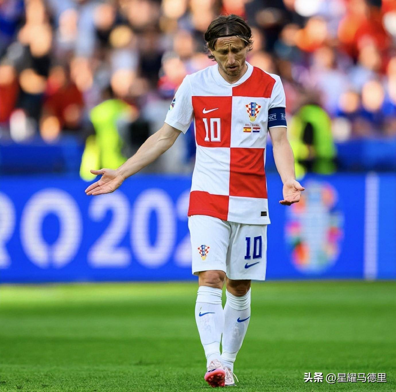 莫德里奇主帅豪言：今晚必须击败阿贾克斯，否则辞职！的简单介绍